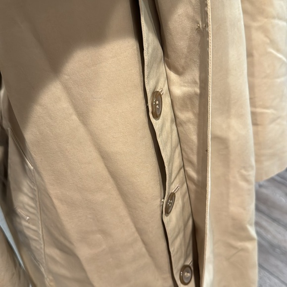 Authentic Burberry trench coat - Picture 11 of 16